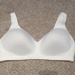 NWOT WARNER'S XL super soft & silky bra, $40.00